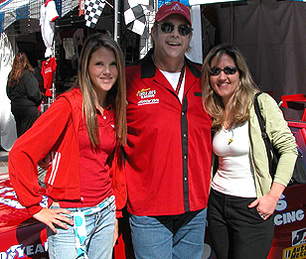 Mom & daughter w/Unc.