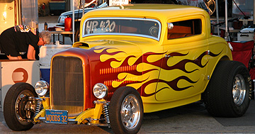 Bitching yellow '32 ford.